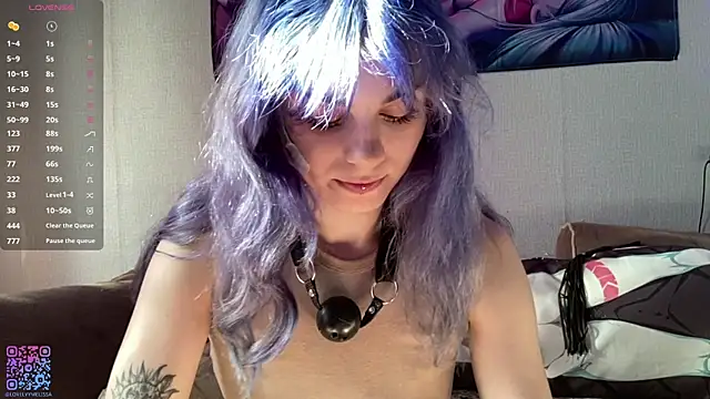 Snapshot of Emmibrilson chatting on June 19, 2026, 1:39 pm Emmibrilson online show from June 19, 2026, 1:39 pm