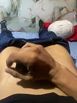 leohot66 online show from August 4, 2026, 4:33 pm