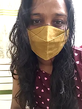 Shaliniqueen online show from April 8, 2026, 8:05 am
