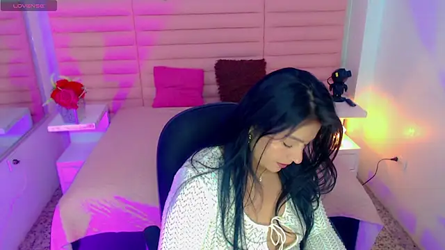 scarleth whisper online show from March 24, 2026, 12:49 pm