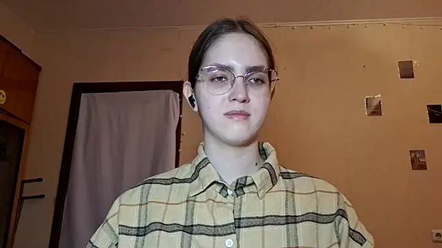 Katelemon online show from April 13, 2026, 2:54 pm