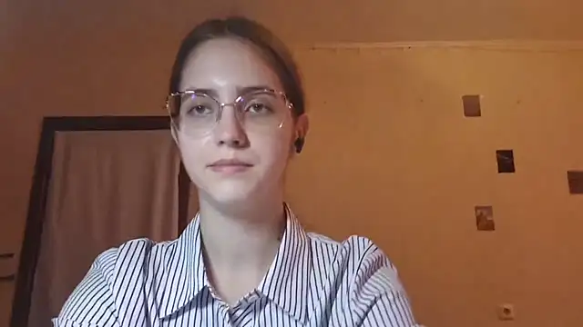 Snapshot of Katelemon chatting on July 18, 2026, 10:24 am Katelemon online show from July 18, 2026, 10:24 am