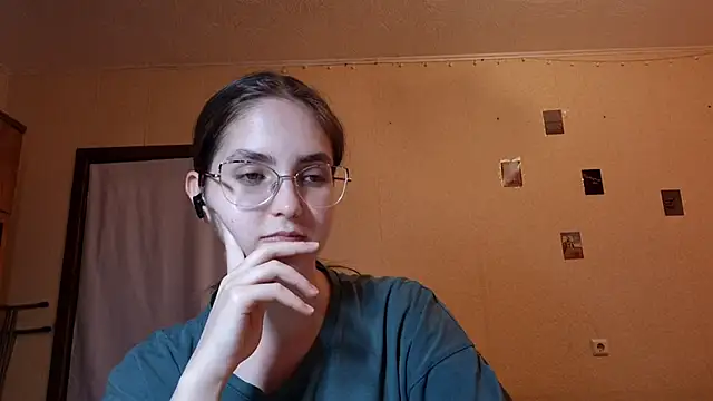Snapshot of Katelemon chatting on June 21, 2026, 3:29 pm Katelemon online show from June 21, 2026, 3:29 pm