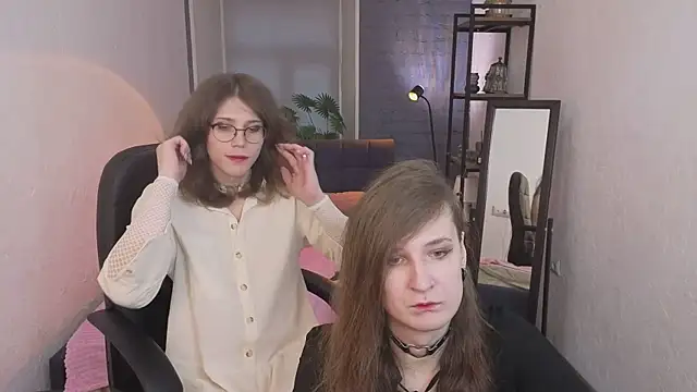 ZoriaLovesLuna online show from April 8, 2026, 6:48 am