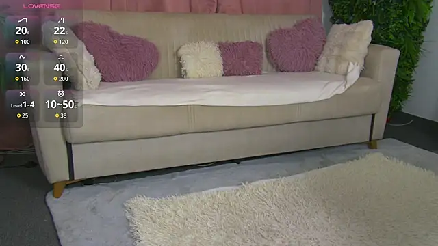 SabrineDivine online show from April 18, 2026, 4:37 am