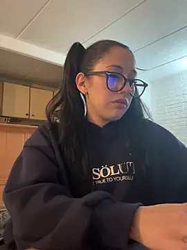 Snapshot of susi_chimm chatting on March 1, 2026, 2:00 am susi chimm online show from March 1, 2026, 2:00 am