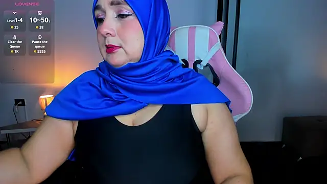 Snapshot of HijabiMilff chatting on May 29, 2026, 1:50 pm HijabiMilff online show from May 29, 2026, 1:50 pm
