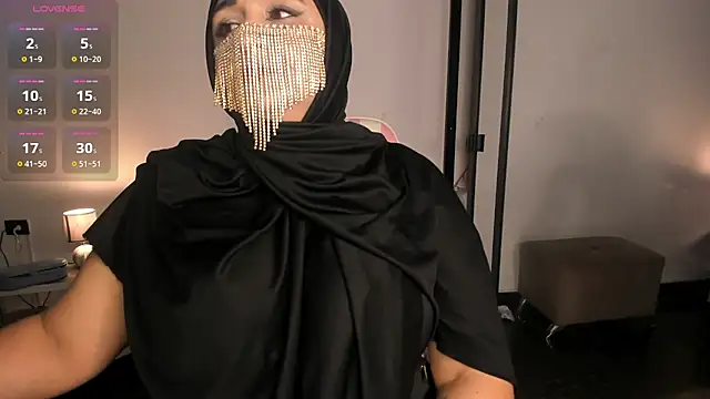 Snapshot of HijabiMilff chatting on June 3, 2026, 2:29 pm HijabiMilff online show from June 3, 2026, 2:29 pm