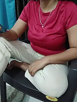 Queenlipx online show from March 18, 2026, 1:57 pm