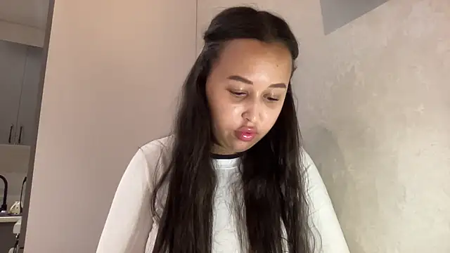 Snapshot of Dana_005 chatting on June 1, 2026, 9:03 pm Dana 005 online show from June 1, 2026, 9:03 pm