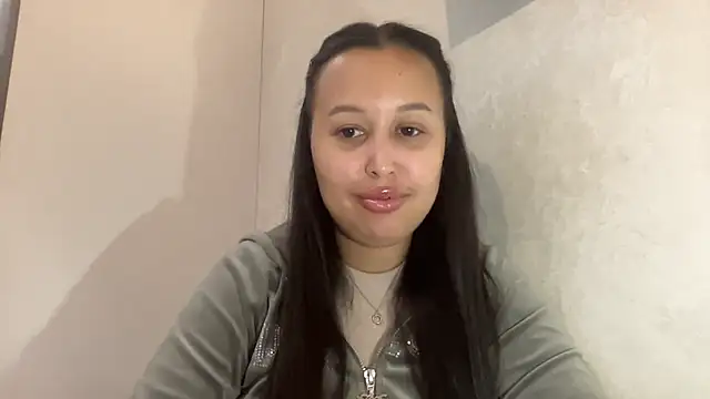 Snapshot of Dana_005 chatting on May 5, 2026, 9:07 pm Dana 005 online show from May 5, 2026, 9:07 pm