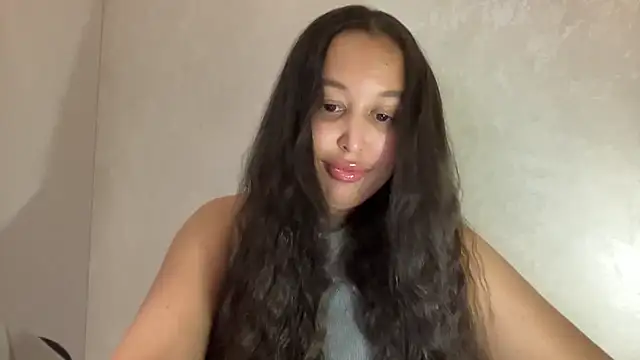 Snapshot of Dana_005 chatting on May 7, 2026, 10:24 pm Dana 005 online show from May 7, 2026, 10:24 pm