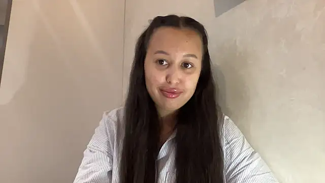 Snapshot of Dana_005 chatting on April 28, 2026, 8:57 pm Dana 005 online show from April 28, 2026, 8:57 pm