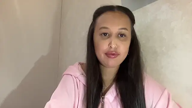 Snapshot of Dana_005 chatting on May 21, 2026, 8:17 pm Dana 005 online show from May 21, 2026, 8:17 pm