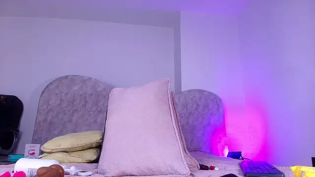 Naom lee online show from March 12, 2026, 11:58 am