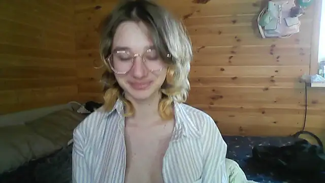 Snapshot of Silva-Tailll chatting on June 2, 2026, 4:18 pm Silva-Tailll online show from June 2, 2026, 4:18 pm