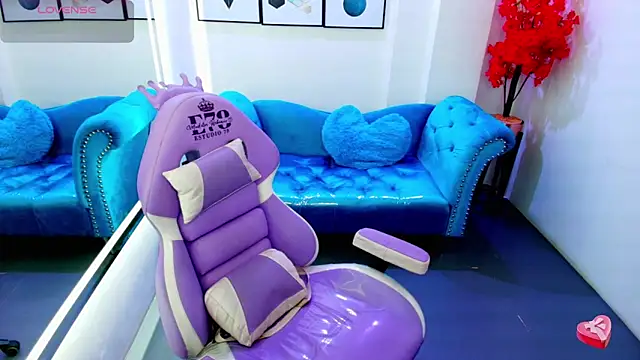 Chloe meoww online show from March 24, 2026, 7:47 pm