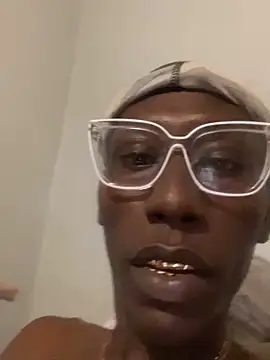 QUEENBSLIMG99 online show from February 21, 2026, 7:21 am