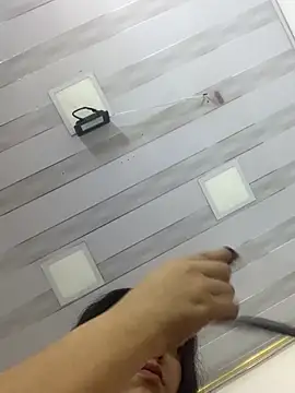 Iris Black online show from April 12, 2026, 1:14 pm