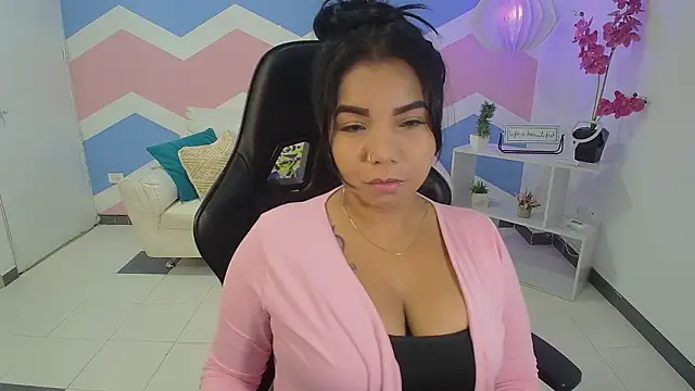 Snapshot of Elizabeth_Suan_ chatting on March 20, 2026, 11:44 am Elizabeth Suan online show from March 20, 2026, 11:44 am