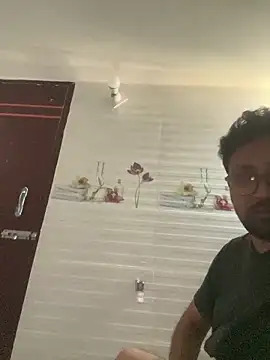 Snapshot of SteamyWave37 chatting on February 21, 2026, 7:54 am SteamyWave37 online show from February 21, 2026, 7:54 am