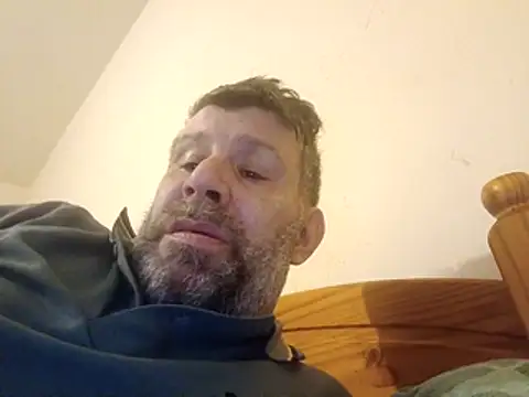 stud2512 online show from March 13, 2026, 10:04 pm