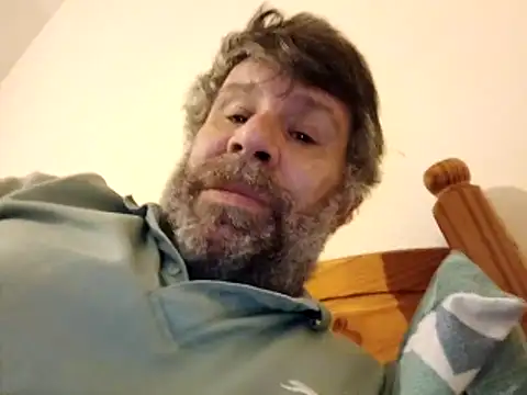 Snapshot of stud2512 chatting on March 1, 2026, 4:29 pm stud2512 online show from March 1, 2026, 4:29 pm