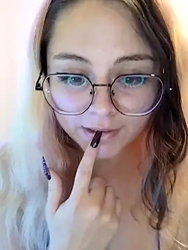 Snapshot of babyotakv chatting on February 21, 2026, 2:13 am babyotakv online show from February 21, 2026, 2:13 am