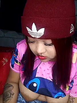 Snapshot of la_rojita chatting on February 26, 2026, 11:38 pm la rojita online show from February 26, 2026, 11:38 pm