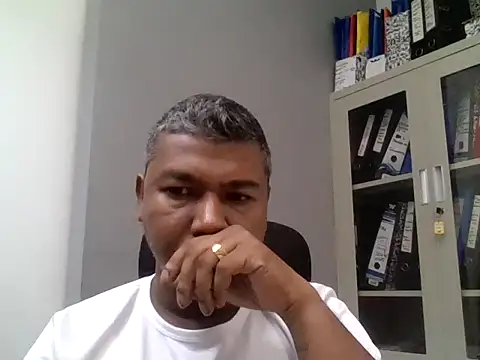 Brad0905 online show from April 20, 2026, 6:16 am