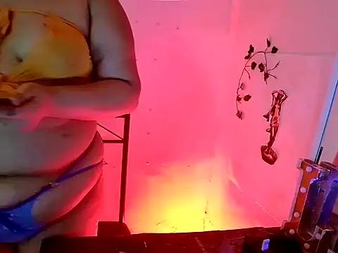 Snapshot of MistressMileenaMiami chatting on February 25, 2026, 8:19 pm MistressMileenaMiami online show from February 25, 2026, 8:19 pm