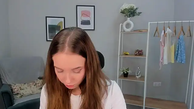 Snapshot of Nina_Crown chatting on March 23, 2026, 1:33 pm Nina Crown online show from March 23, 2026, 1:33 pm