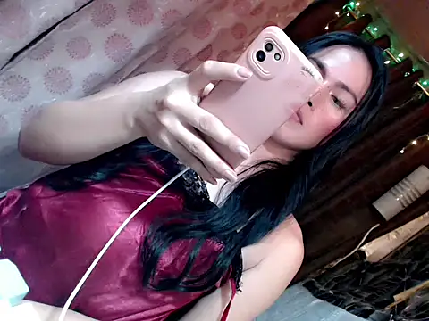 Snapshot of Chulafox chatting on April 24, 2026, 7:05 pm Chulafox online show from April 24, 2026, 7:05 pm