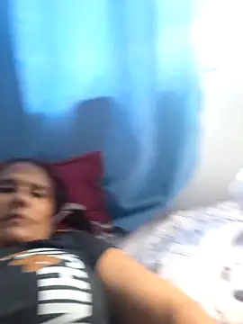 Lorenaluna online show from April 26, 2026, 5:10 pm