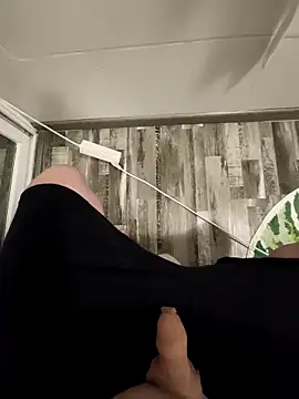 Model691 online show from April 25, 2026, 9:12 am