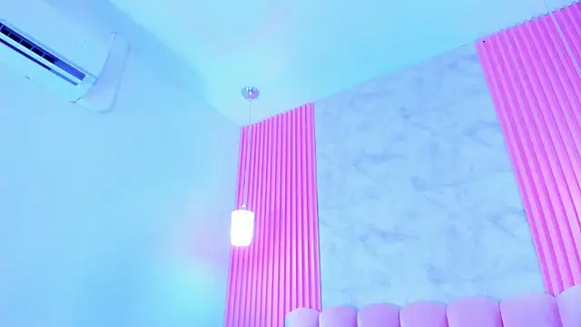 Snapshot of ArianaRougee chatting on July 18, 2026, 3:26 am ArianaRougee online show from July 18, 2026, 3:26 am