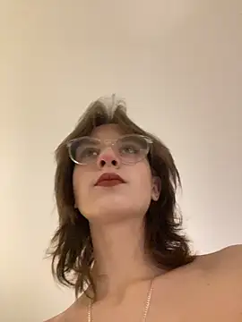 bezvanili online show from March 12, 2026, 2:32 pm