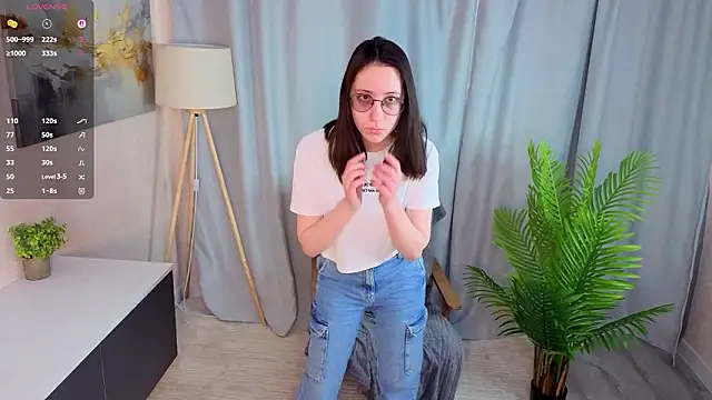 DoraWhitrock online show from March 12, 2026, 3:34 am