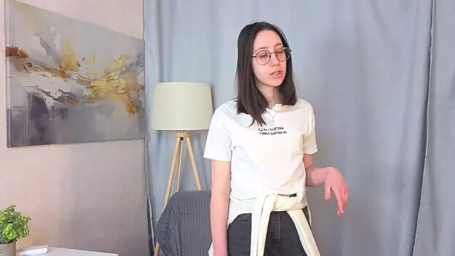 DoraWhitrock online show from February 23, 2026, 5:09 am