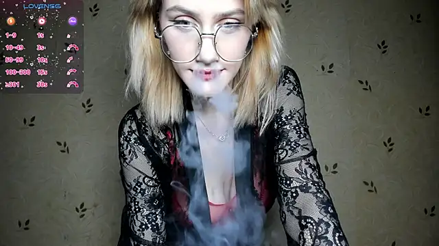 Snapshot of NicoleDaviss chatting on July 2, 2026, 7:31 pm NicoleDaviss online show from July 2, 2026, 7:31 pm