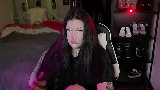 GothicKiraVex online show from July 7, 2026, 5:21 am