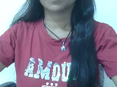 Snapshot of cute_momo_love chatting on June 20, 2026, 6:18 am cute momo love online show from June 20, 2026, 6:18 am