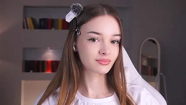 JodiAwyie online show from February 28, 2026, 4:28 pm