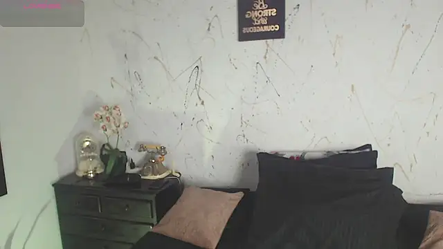Snapshot of violeta_delavega chatting on May 27, 2026, 1:37 am violeta delavega online show from May 27, 2026, 1:37 am