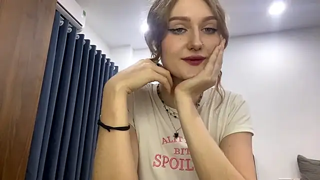 HotCheeseCake online show from February 28, 2026, 10:48 am