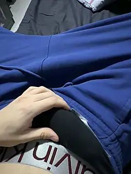 Snapshot of Vireontr1 chatting on February 26, 2026, 7:25 pm Vireontr1 online show from February 26, 2026, 7:25 pm