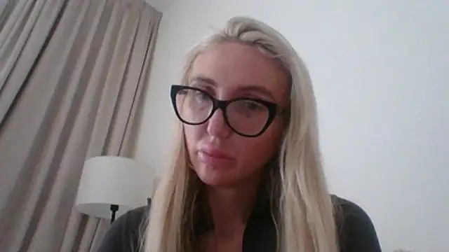 kinkykara25 online show from April 13, 2026, 10:41 am