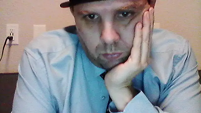 Snapshot of CuteSkaterGuy chatting on February 23, 2026, 11:05 pm CuteSkaterGuy online show from February 23, 2026, 11:05 pm