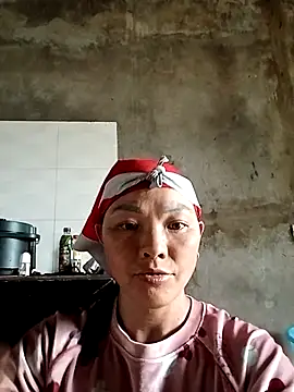 elen8800 online show from March 9, 2026, 3:32 am