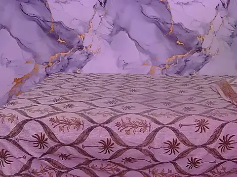 Aayesha-queen online show from April 2, 2026, 4:08 am